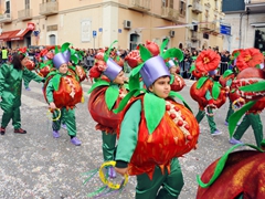 Sfilata carri allegorici, gruppi e meraviglie 2012. Foto 144