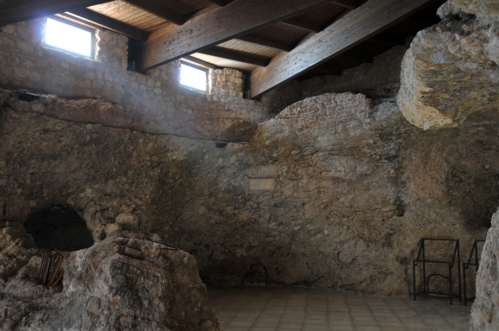Grotta interna dell'Abbazia di Pulsano