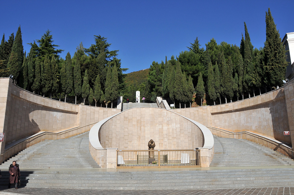 Scalinata Via Crucis San Giovanni Rotondo