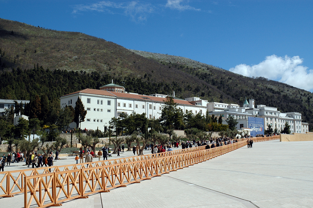 Piazza nuova Chiesa di San Pio