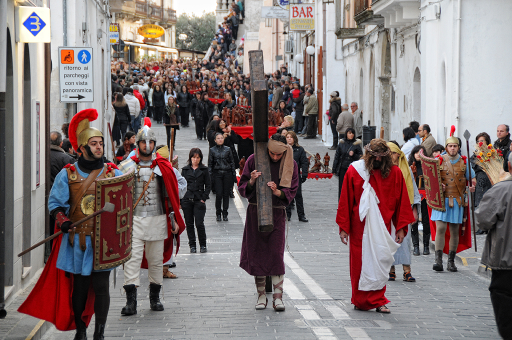 processione venerd santo monte sant'angelo