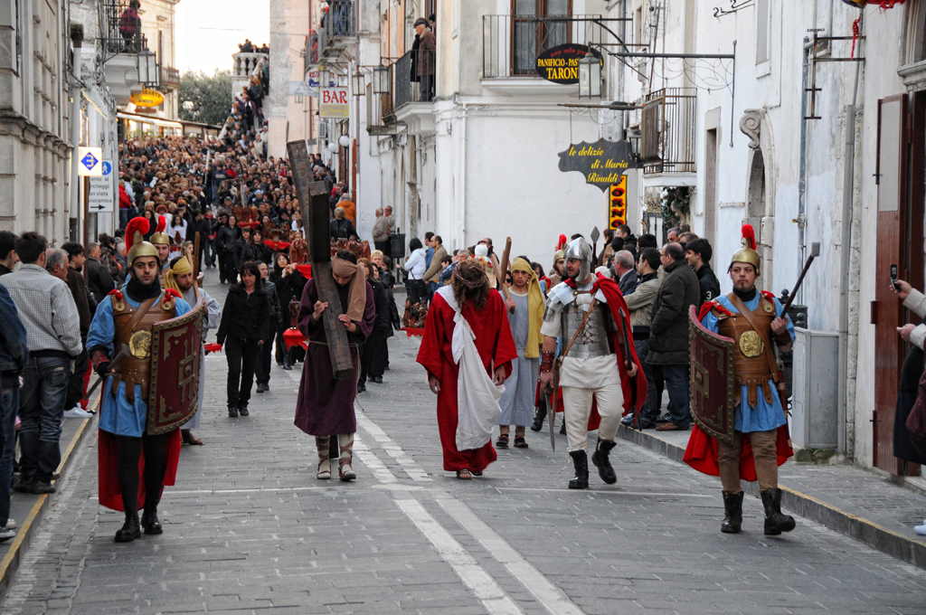 processione venerd santo monte sant'angelo