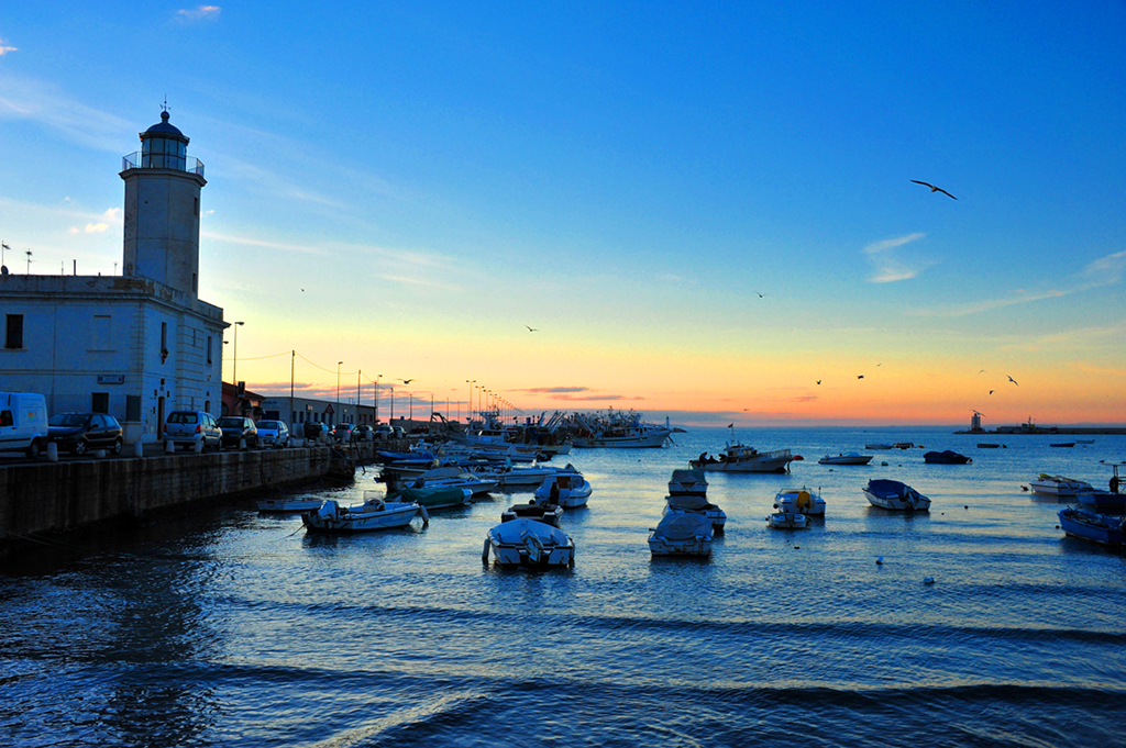 molo di levante manfredonia