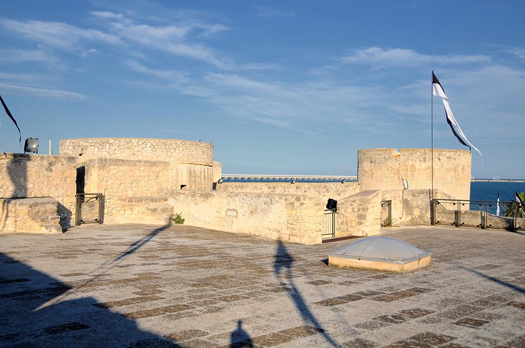 mura interne del castello manfredonia