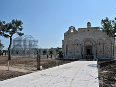 Basilica Siponto e Opera di Edoardo Tresoldi. Foto 018