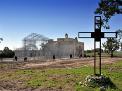 Basilica Siponto e Opera di Edoardo Tresoldi. Foto 044