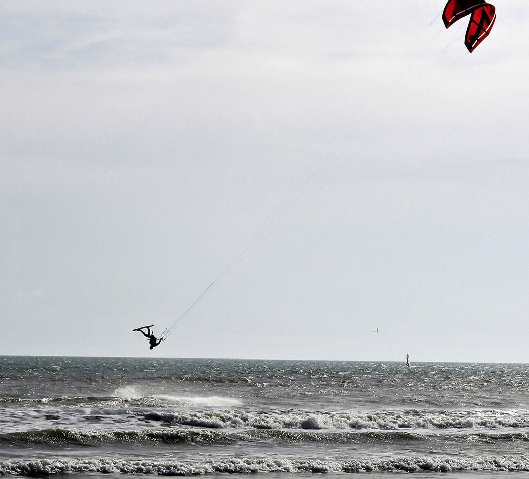 Kitesurfing