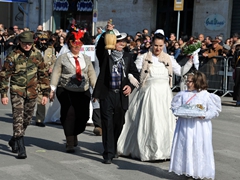 Parata carri allegorici, gruppi mascherati e meraviglie 2015. Foto 006