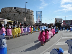 Parata carri allegorici, gruppi mascherati e meraviglie 2015. Foto 026