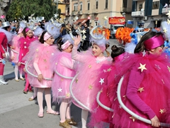 Parata carri allegorici, gruppi mascherati e meraviglie 2015. Foto 028