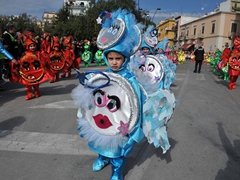 Parata carri allegorici, gruppi mascherati e meraviglie 2015. Foto 037