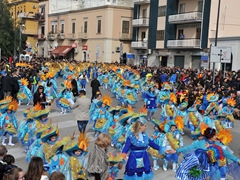 Parata carri allegorici, gruppi mascherati e meraviglie 2015. Foto 048