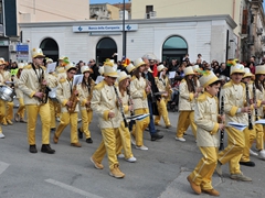 Parata carri allegorici, gruppi mascherati e meraviglie 2015. Foto 060