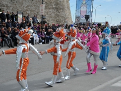 Parata carri allegorici, gruppi mascherati e meraviglie 2015. Foto 070