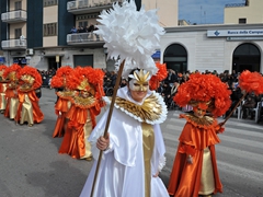 Parata carri allegorici, gruppi mascherati e meraviglie 2015. Foto 077