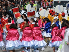 Parata carri allegorici, gruppi mascherati e meraviglie 2015. Foto 103