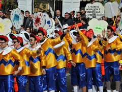 Parata carri allegorici, gruppi mascherati e meraviglie 2015. Foto 110