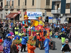 Parata carri allegorici, gruppi mascherati e meraviglie 2015. Foto 113