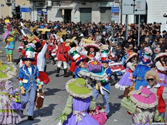 Parata carri allegorici, gruppi mascherati e meraviglie 2015. Foto 120