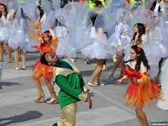 Parata carri allegorici, gruppi mascherati e meraviglie 2015. Foto 152