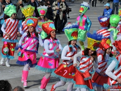 Parata carri allegorici, gruppi mascherati e meraviglie 2015. Foto 157