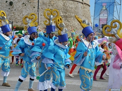 Parata carri allegorici, gruppi mascherati e meraviglie 2015. Foto 211