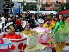 Sfilata Carri allegorici, Gruppi e Meraviglie 2016. Foto 065